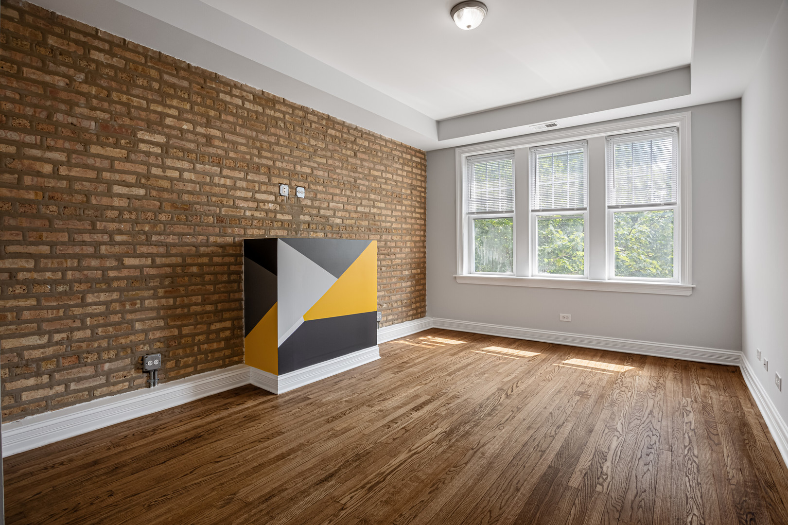 7324 N Damen Avenue 2 Property Photo 2