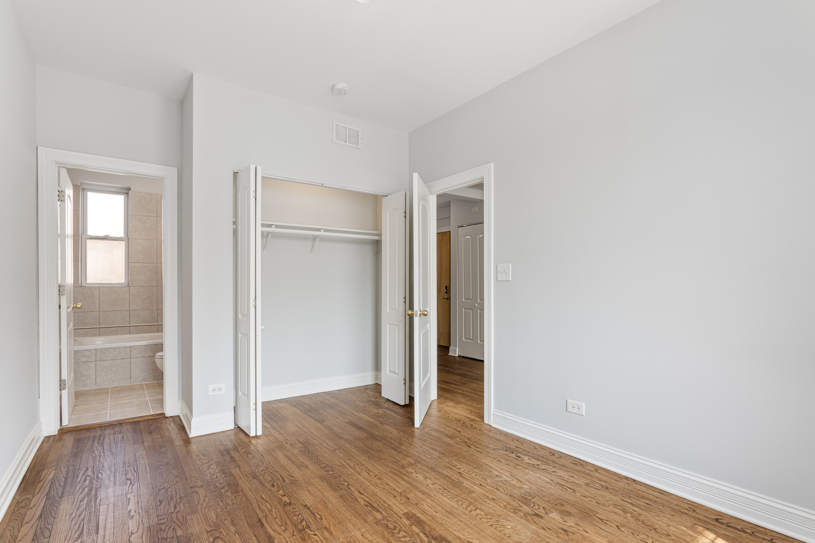 7324 N Damen Avenue 2 Property Photo 8