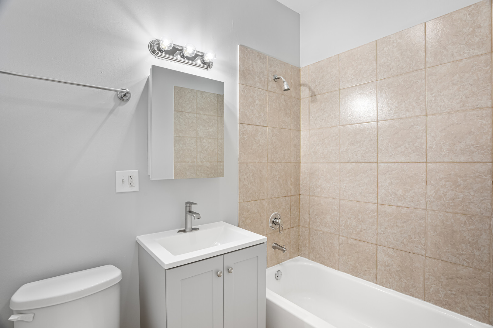 7324 N Damen Avenue 2 Property Photo 11