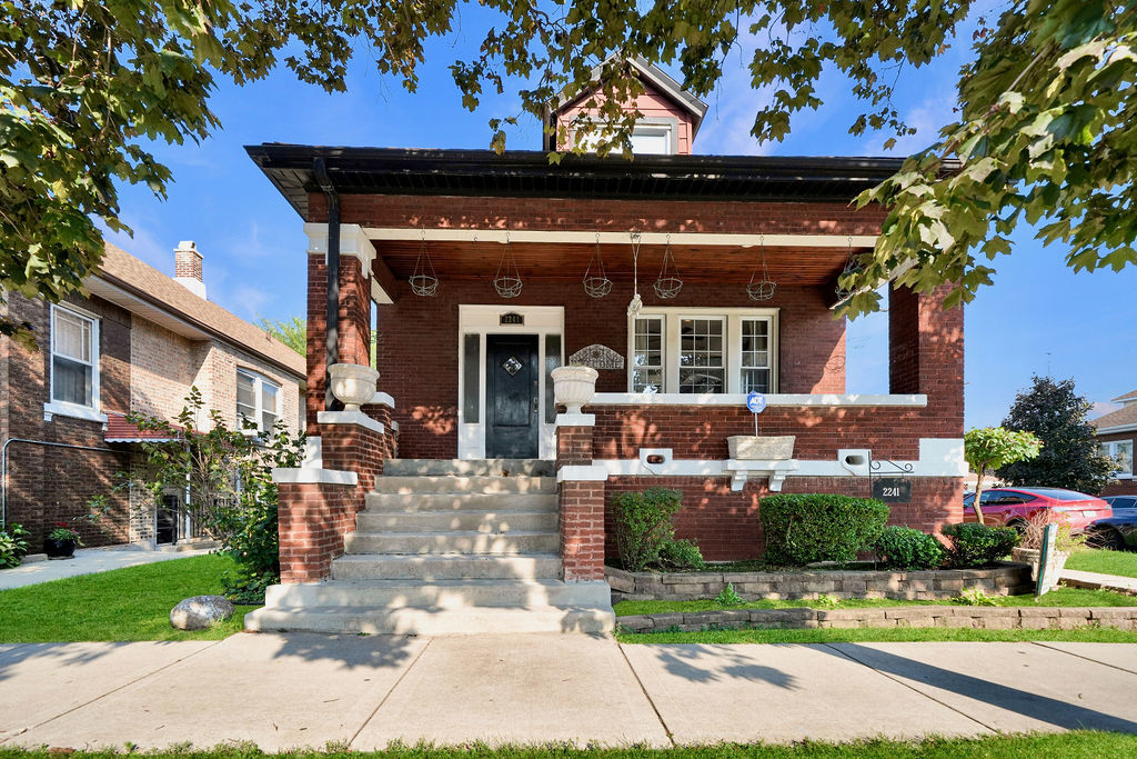 2241 S Austin Boulevard Property Photo 1