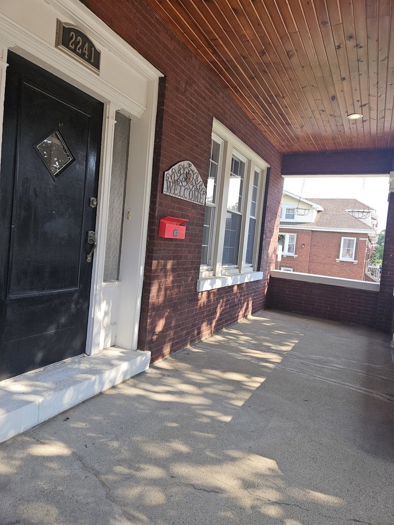2241 S Austin Boulevard Property Photo 4