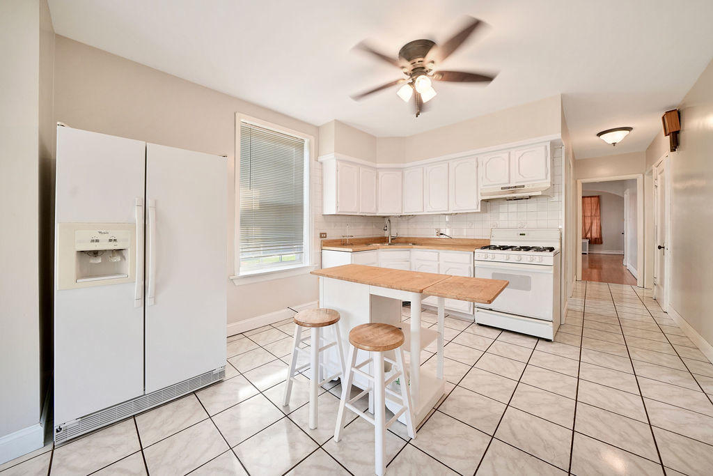 2241 S Austin Boulevard Property Photo 9