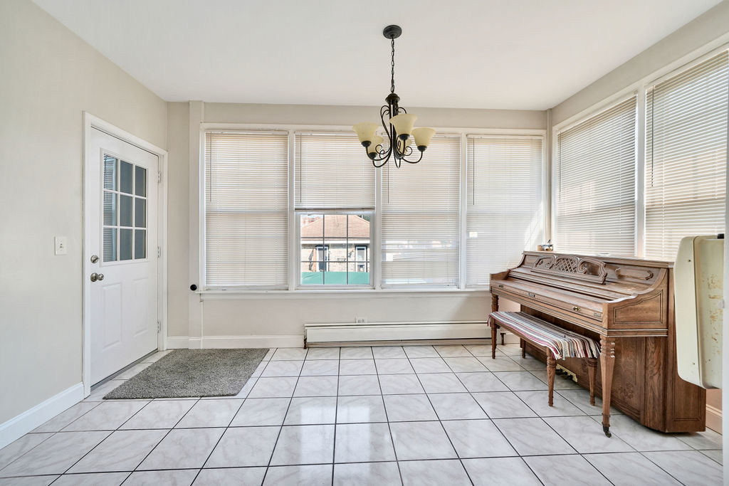 2241 S Austin Boulevard Property Photo 10