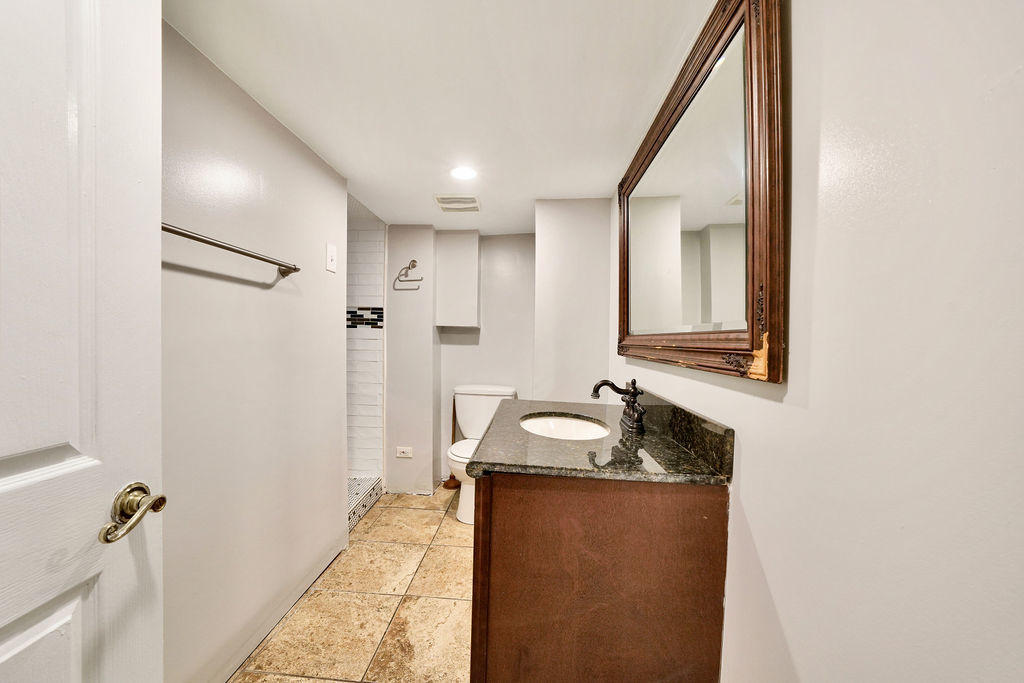 2241 S Austin Boulevard Property Photo 17