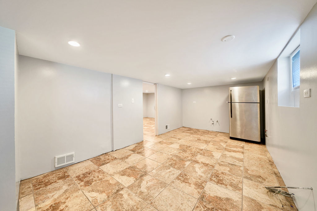 2241 S Austin Boulevard Property Photo 19