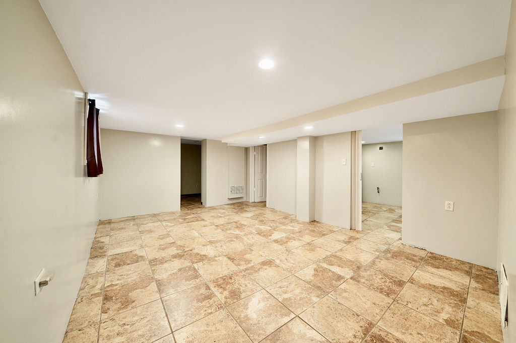 2241 S Austin Boulevard Property Photo 21