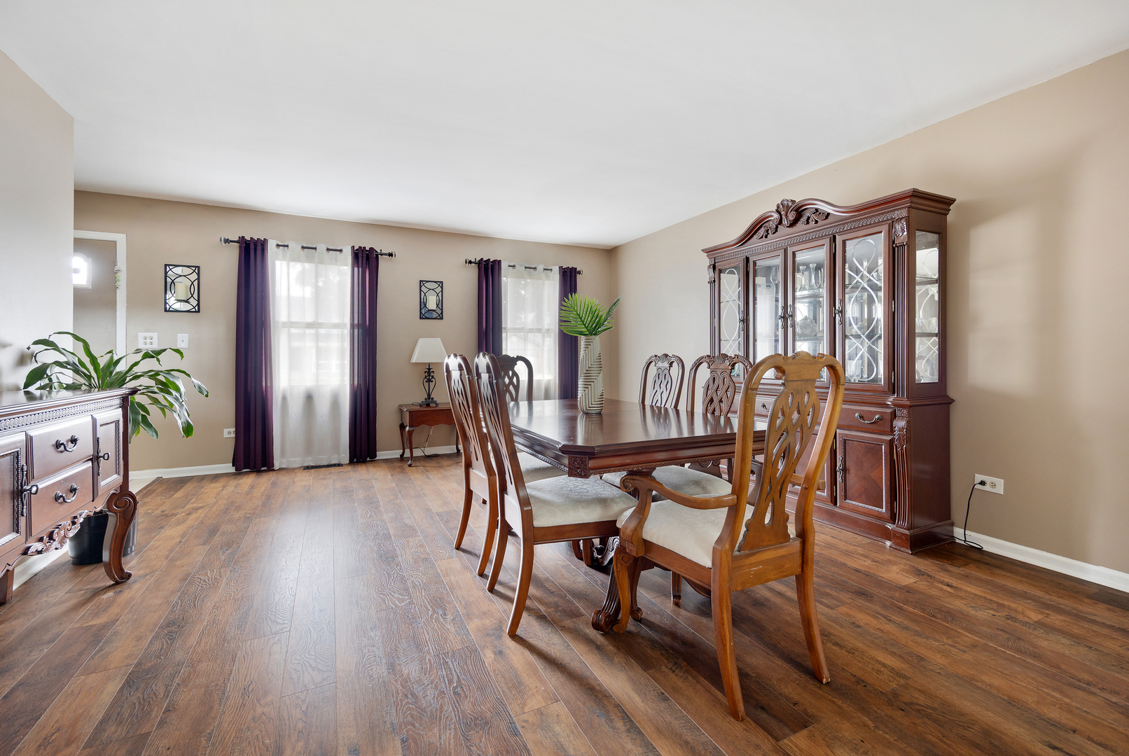 717 S Point Drive Property Photo 6