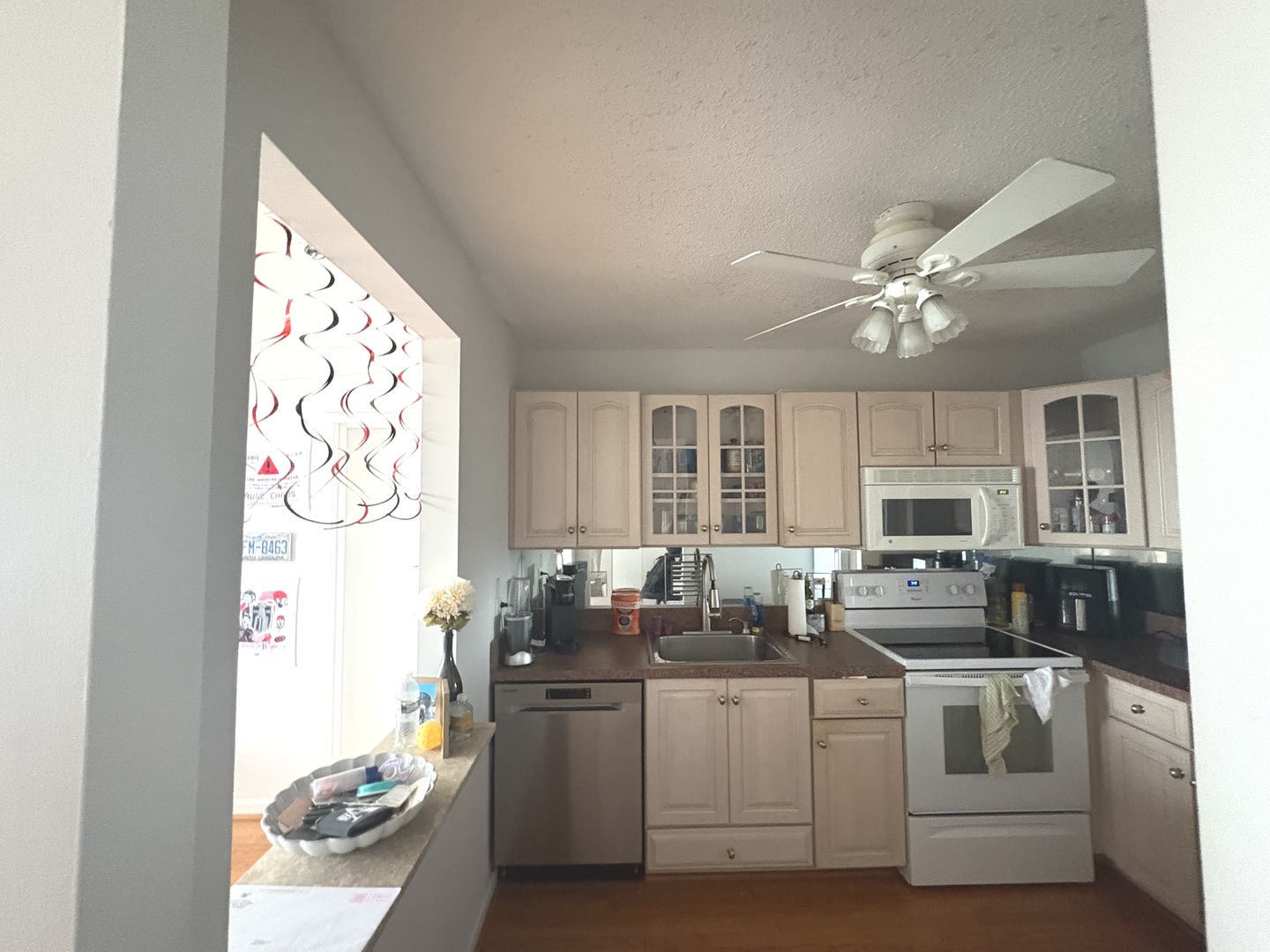 111 W Maple Street 1508 Property Photo 4