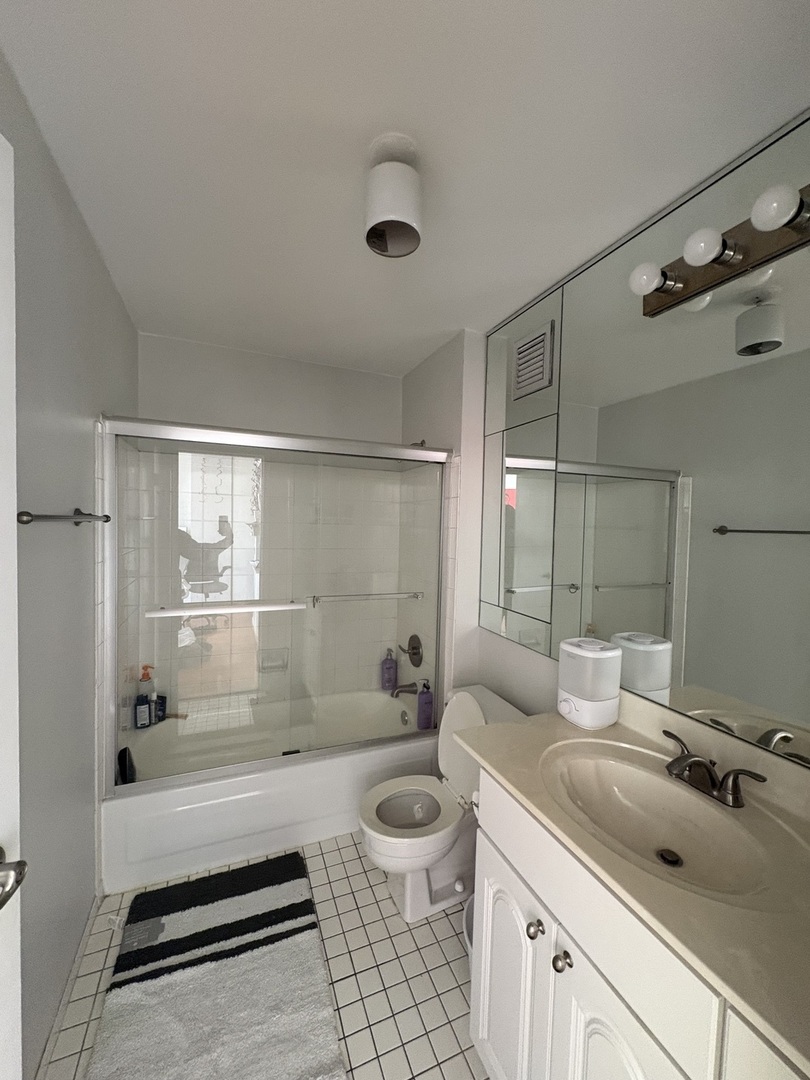 111 W Maple Street 1508 Property Photo 8