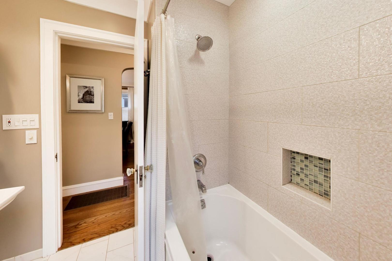 5042 N Melvina Avenue Property Photo 16