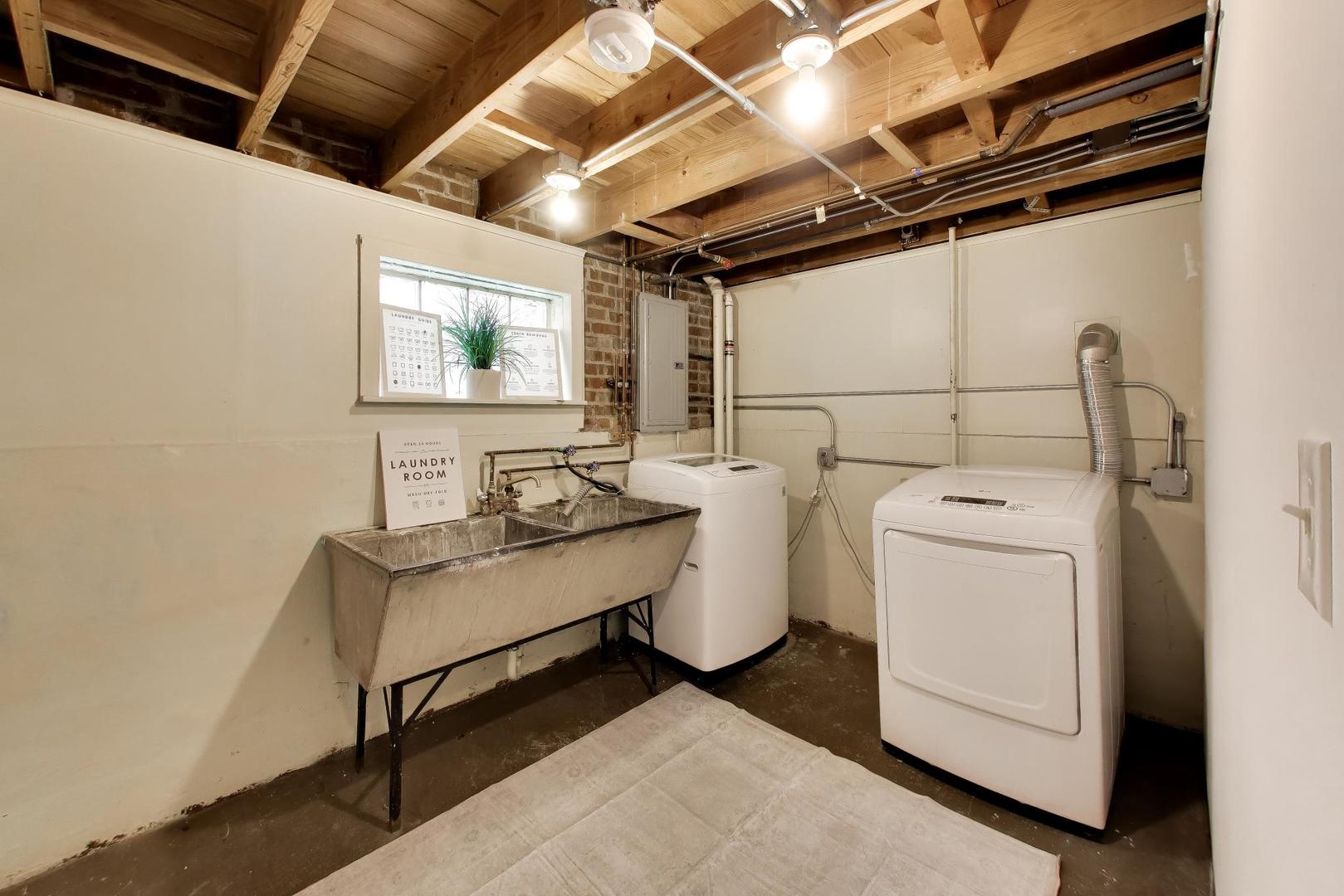 5042 N Melvina Avenue Property Photo 24
