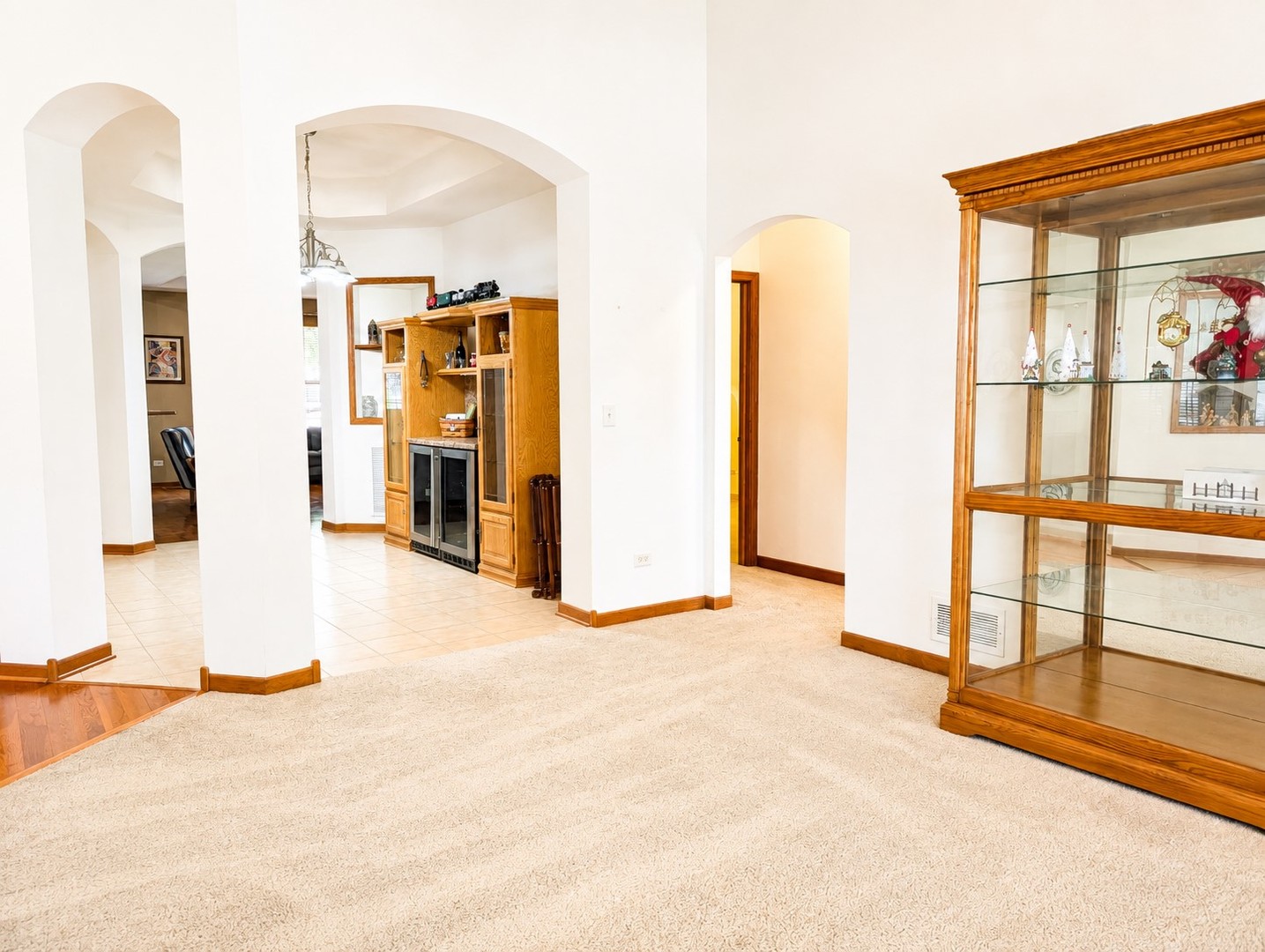 14527 Colonial Parkway Property Photo 5
