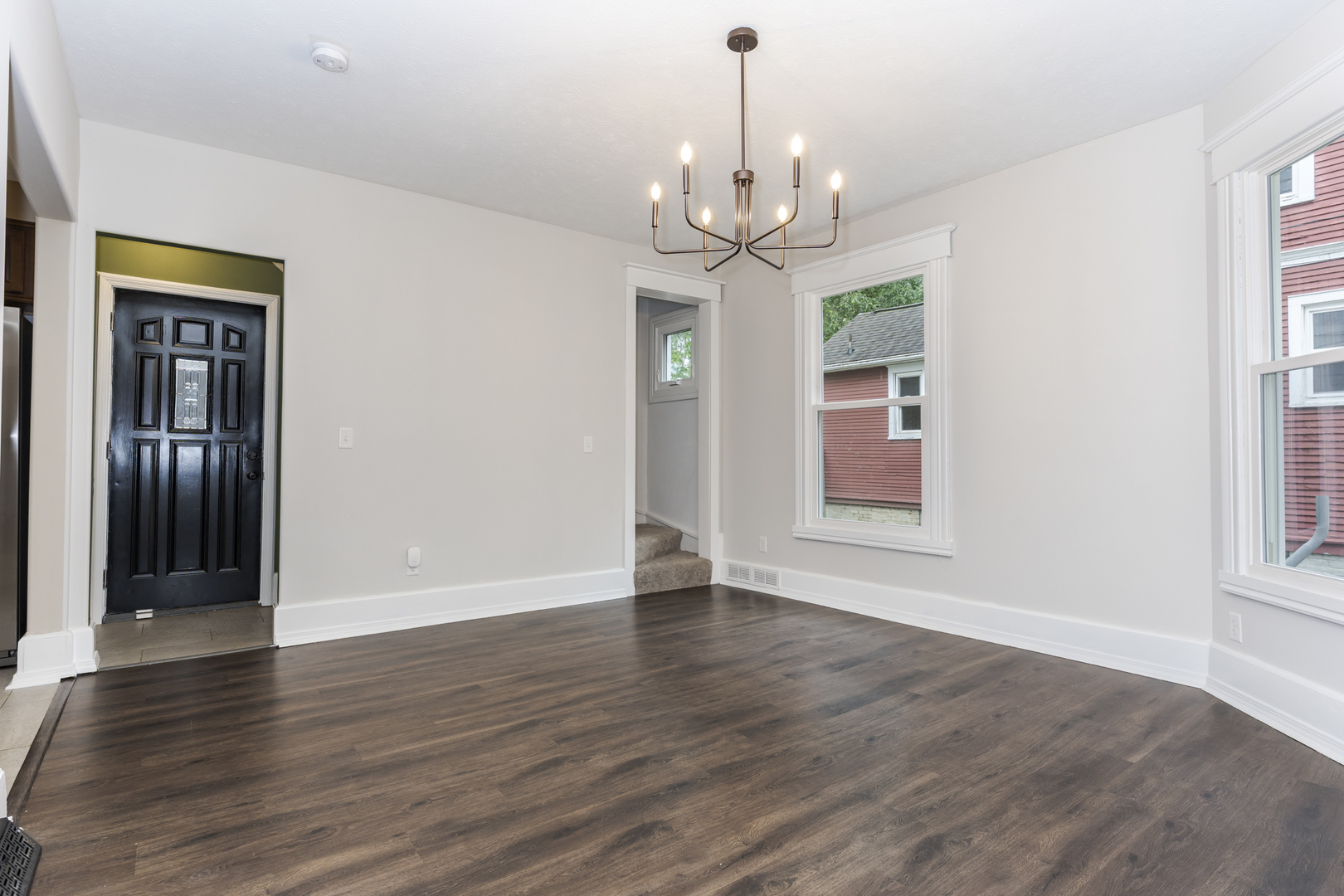 809 N Lee Street Property Photo 5