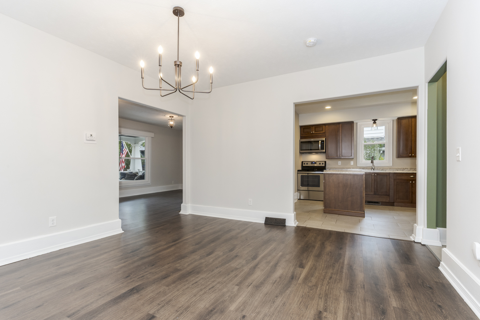 809 N Lee Street Property Photo 6