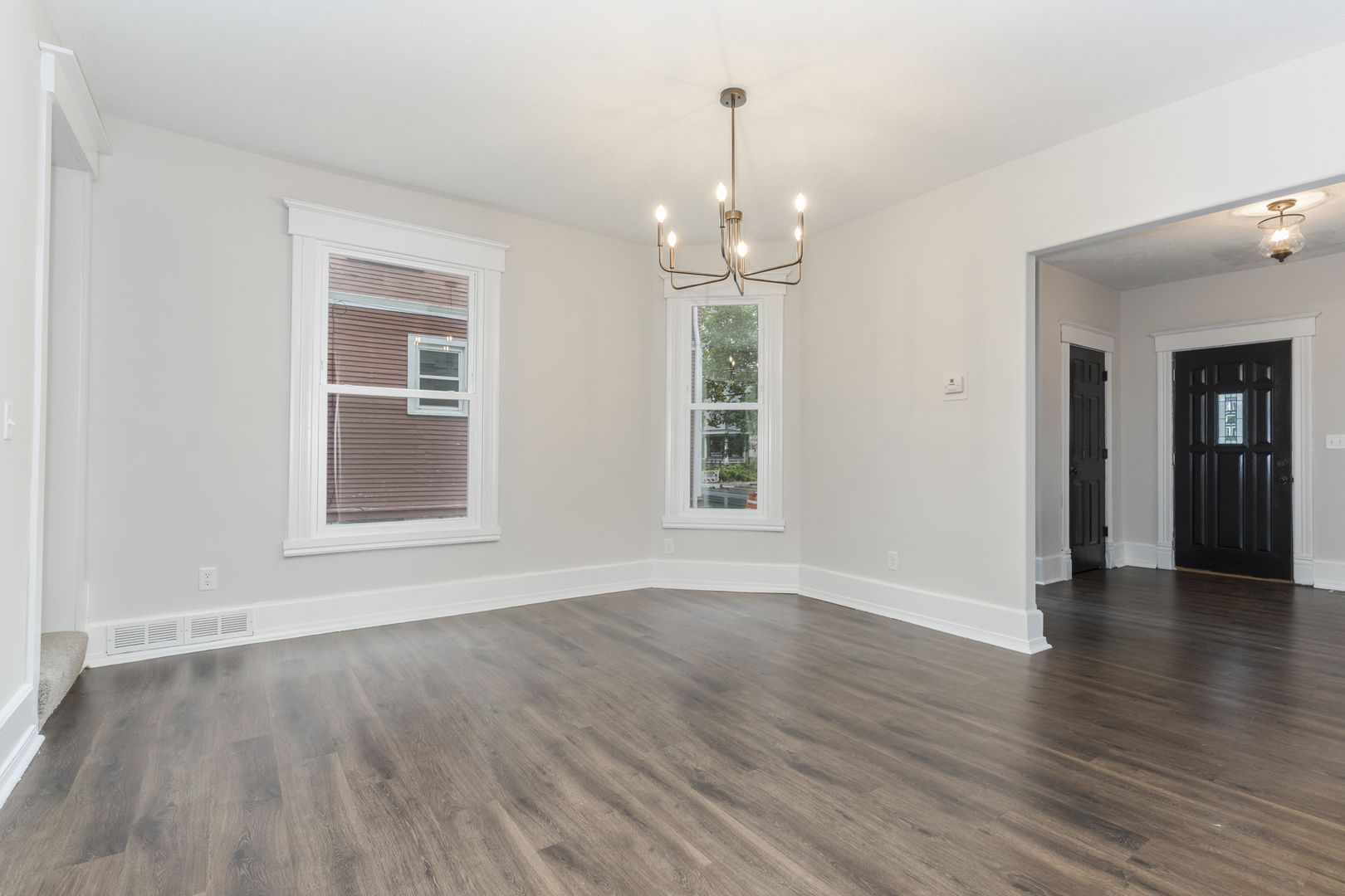 809 N Lee Street Property Photo 7