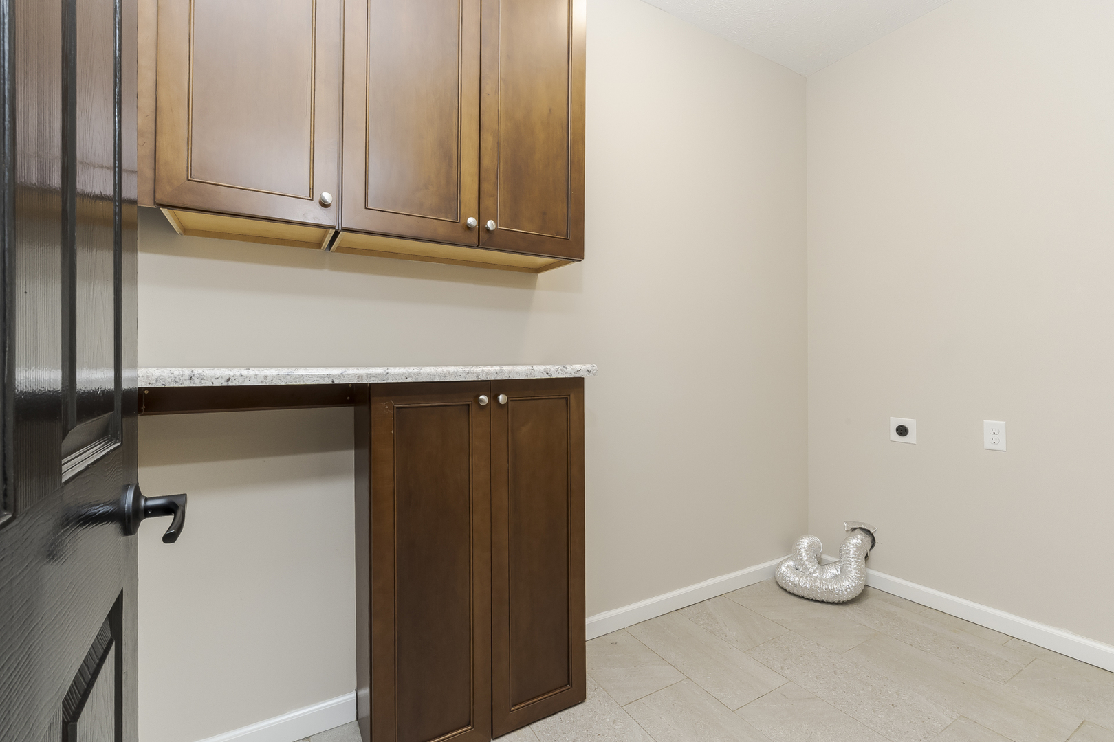 809 N Lee Street Property Photo 13