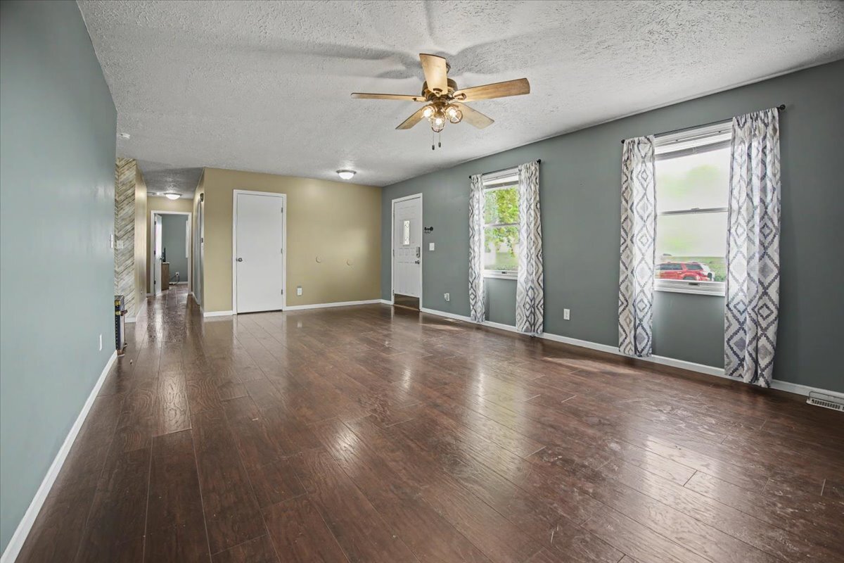 414 N Kathleen Street Property Photo 12