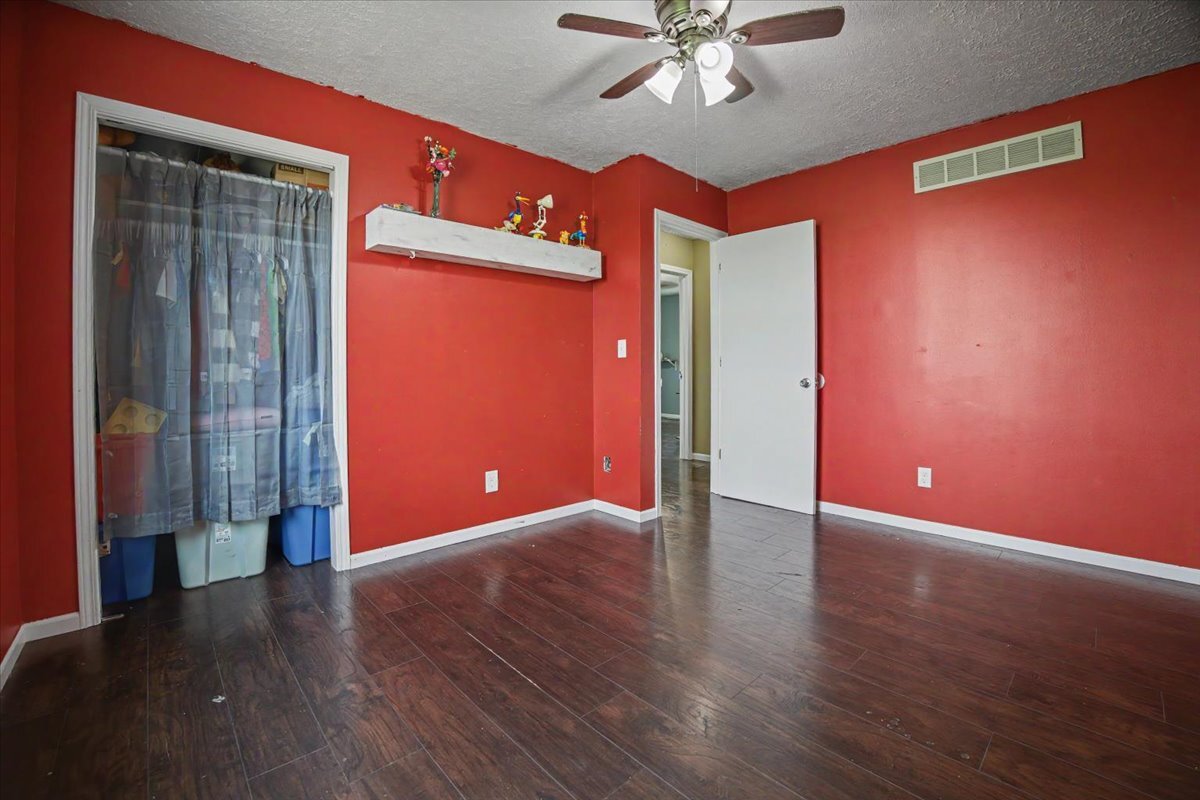 414 N Kathleen Street Property Photo 14