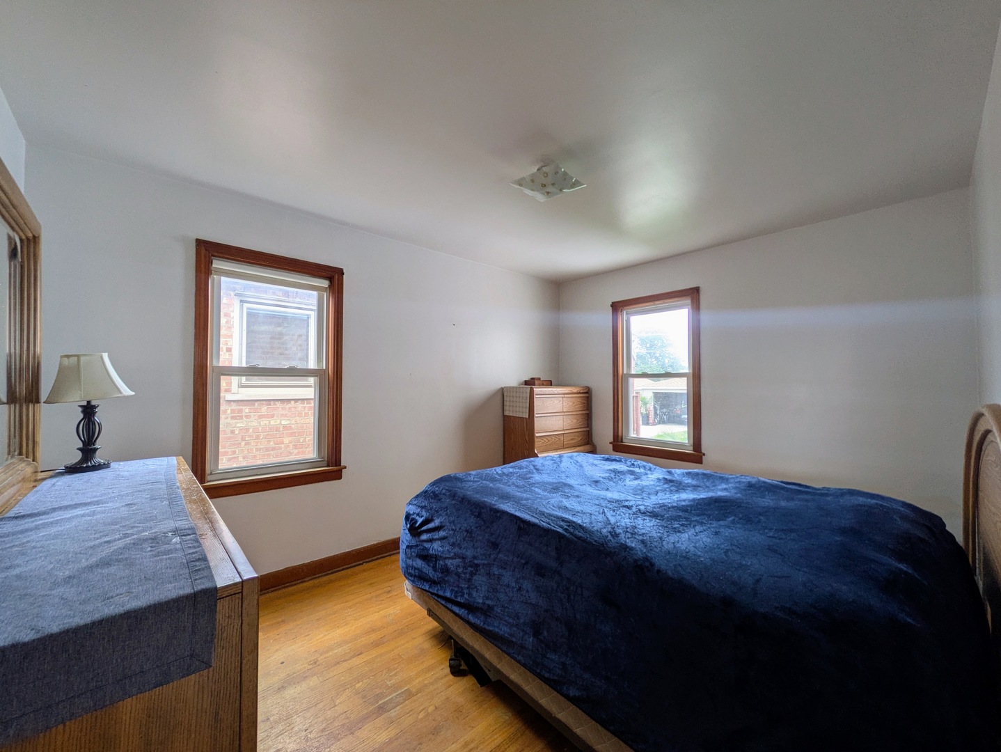 6639 S Knox Avenue Property Photo 7