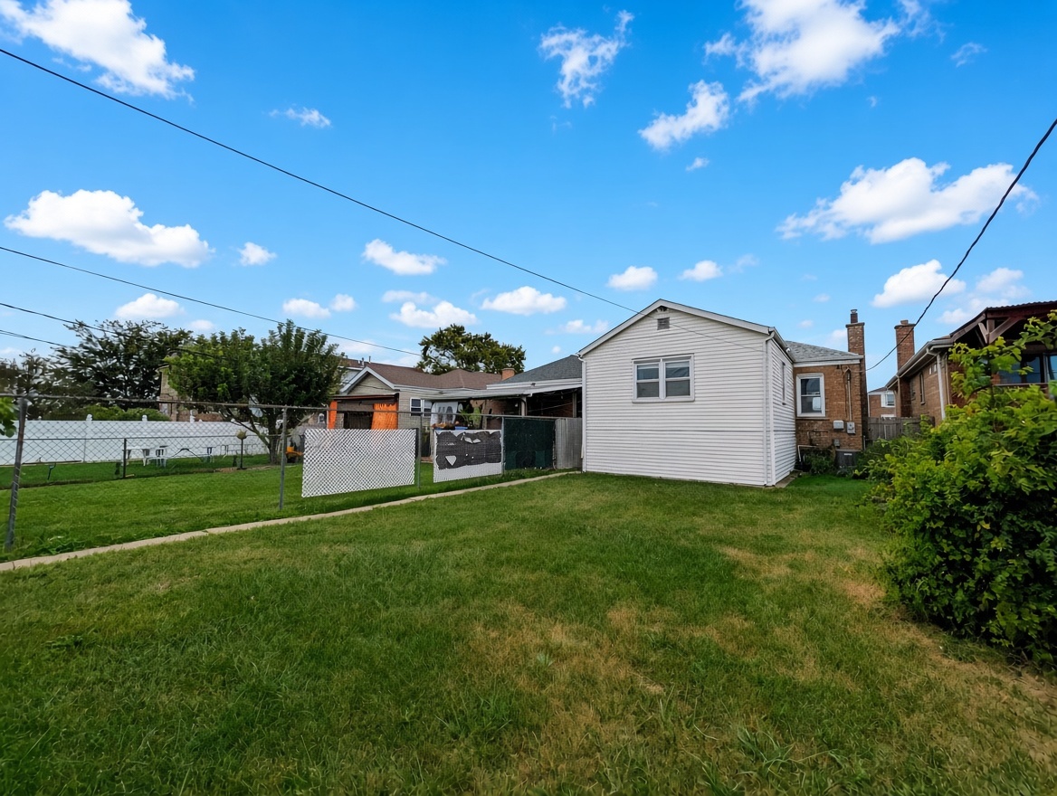 6639 S Knox Avenue Property Photo 10