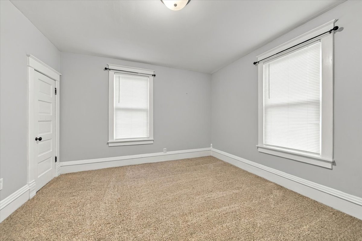 607 N 1st Street Property Photo 15