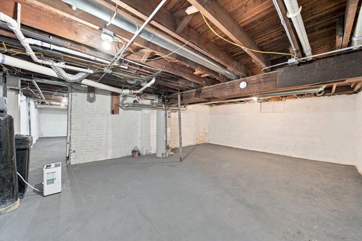 607 N 1st Street Property Photo 18