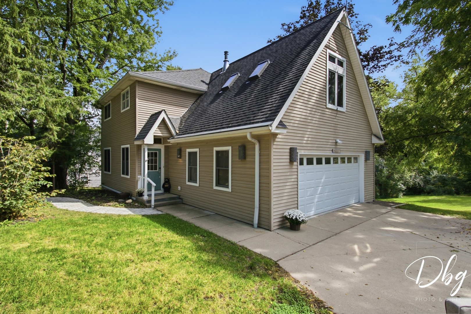26227 W Forest Court Property Photo 1