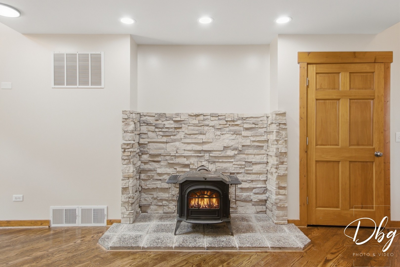 26227 W Forest Court Property Photo 4