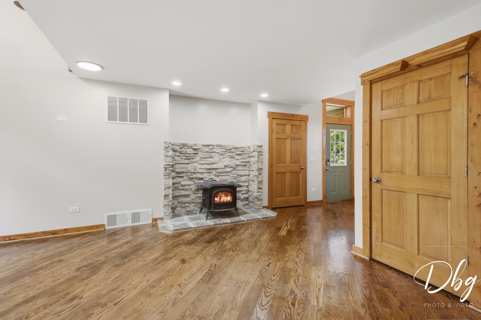 26227 W Forest Court Property Photo 5