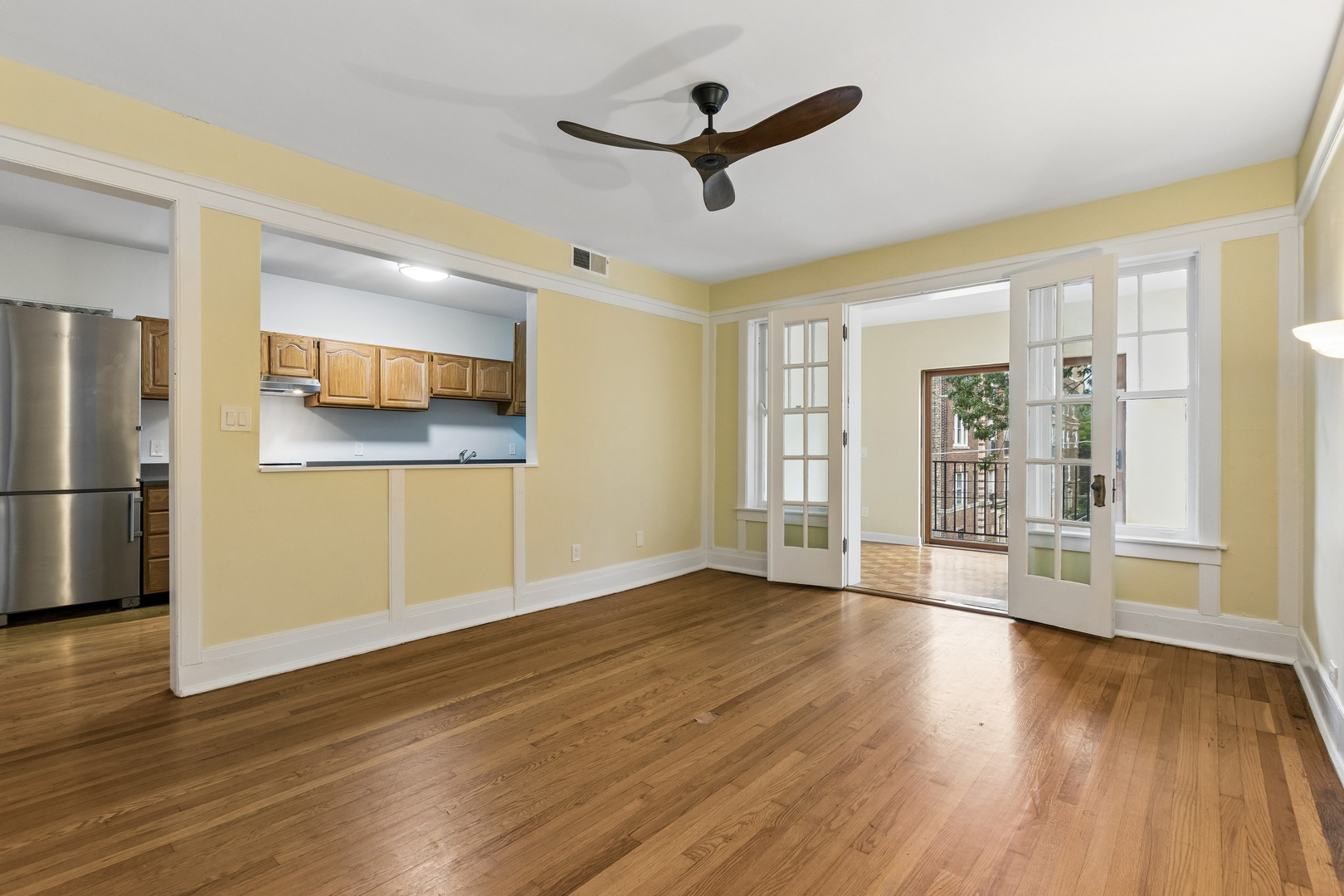 1130 W Morse Avenue 2e Property Photo 9