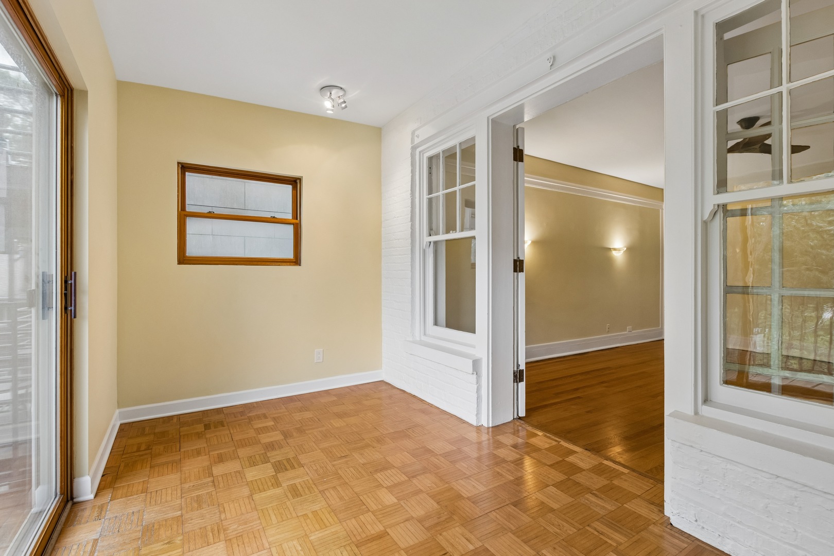 1130 W Morse Avenue 2e Property Photo 10