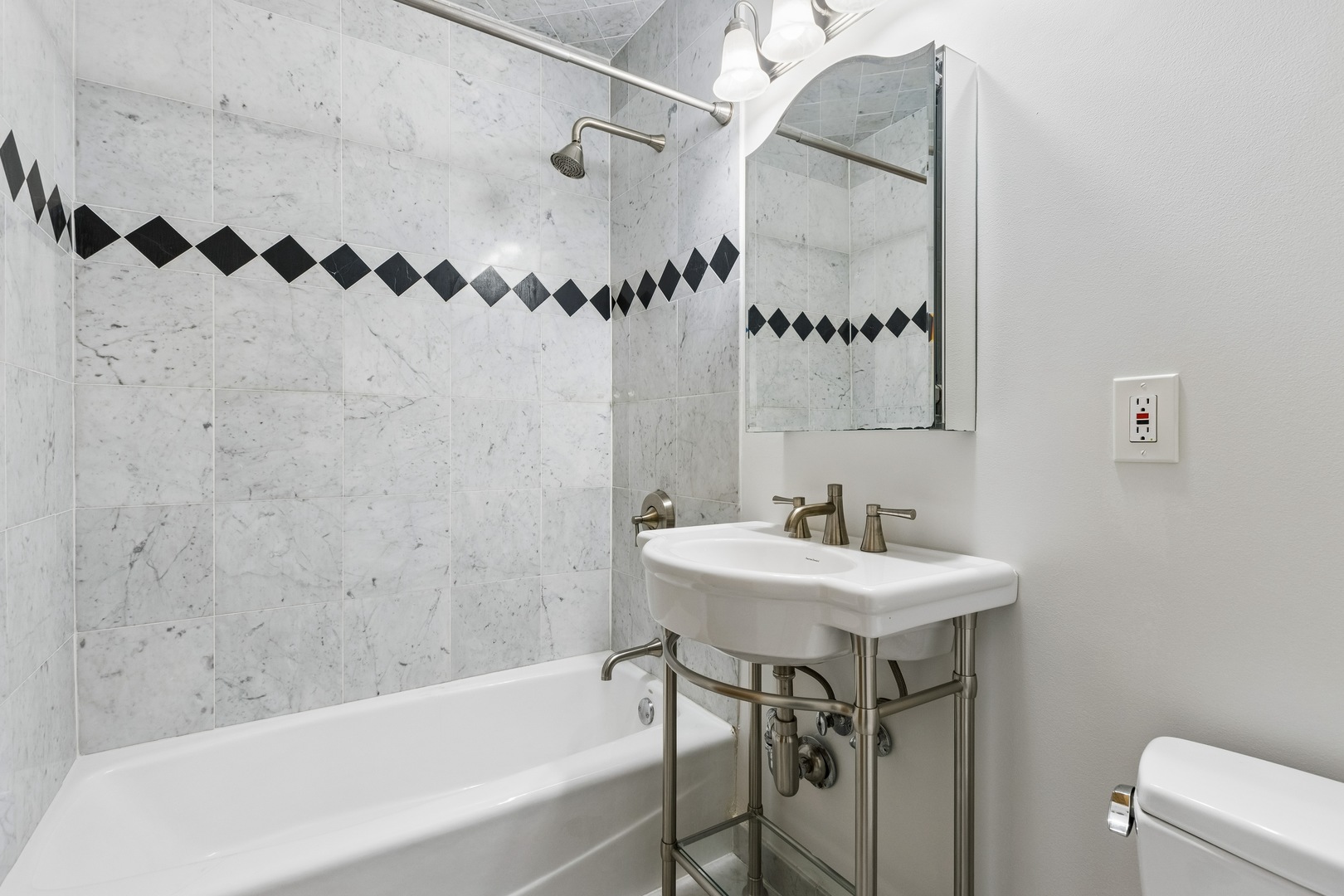 1130 W Morse Avenue 2e Property Photo 15