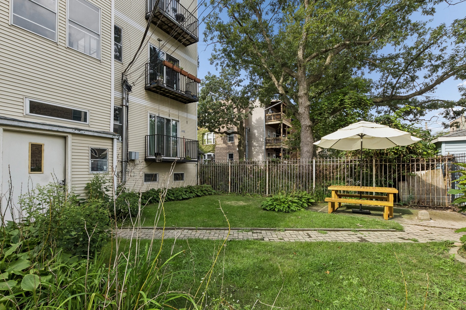 1130 W Morse Avenue 2e Property Photo 18