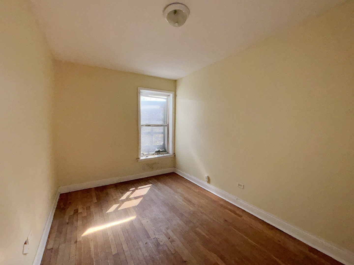 7135 S East End Avenue Property Photo 4