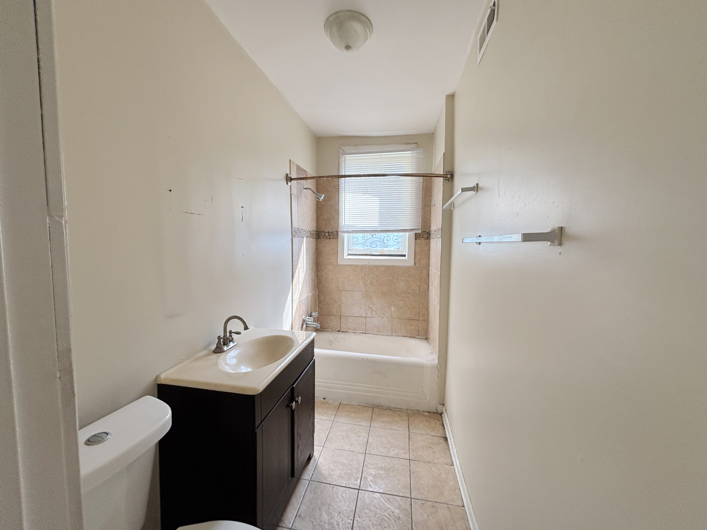 7135 S East End Avenue Property Photo 5