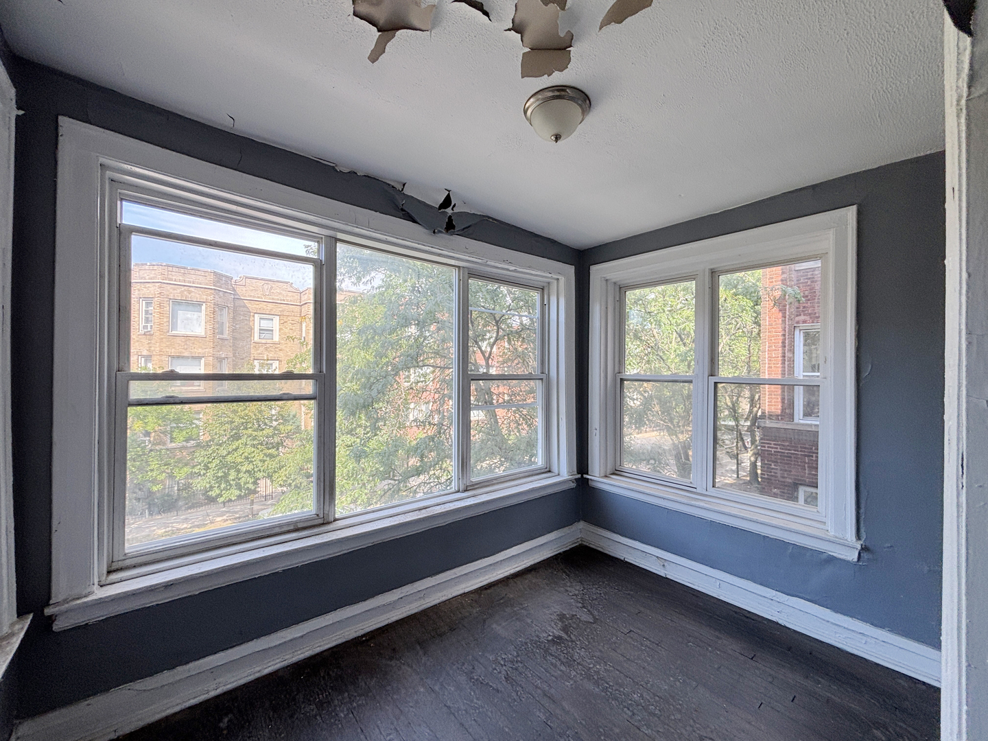 7135 S East End Avenue Property Photo 8