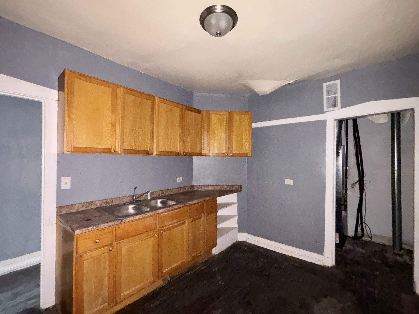 7135 S East End Avenue Property Photo 10