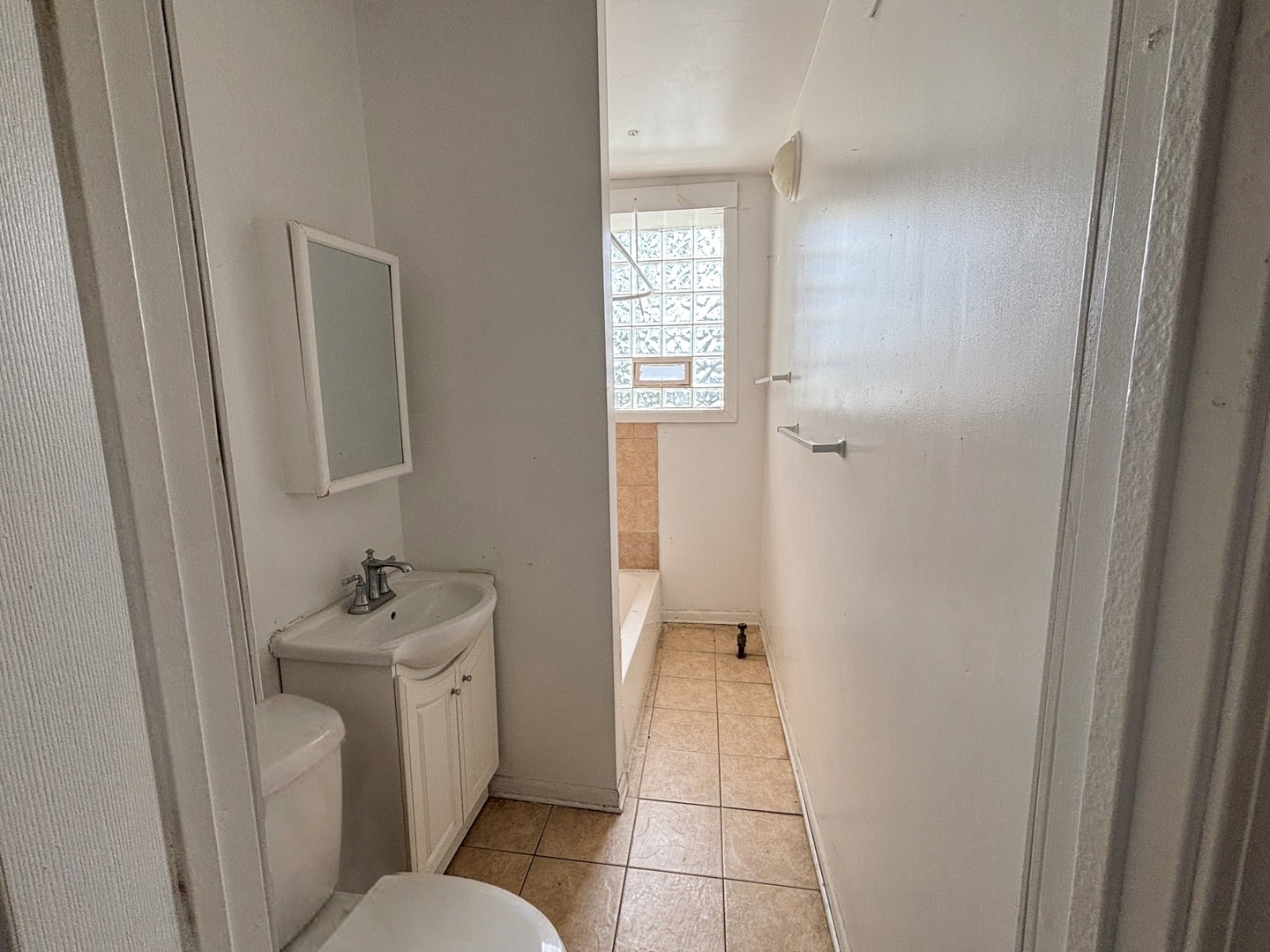 7135 S East End Avenue Property Photo 17