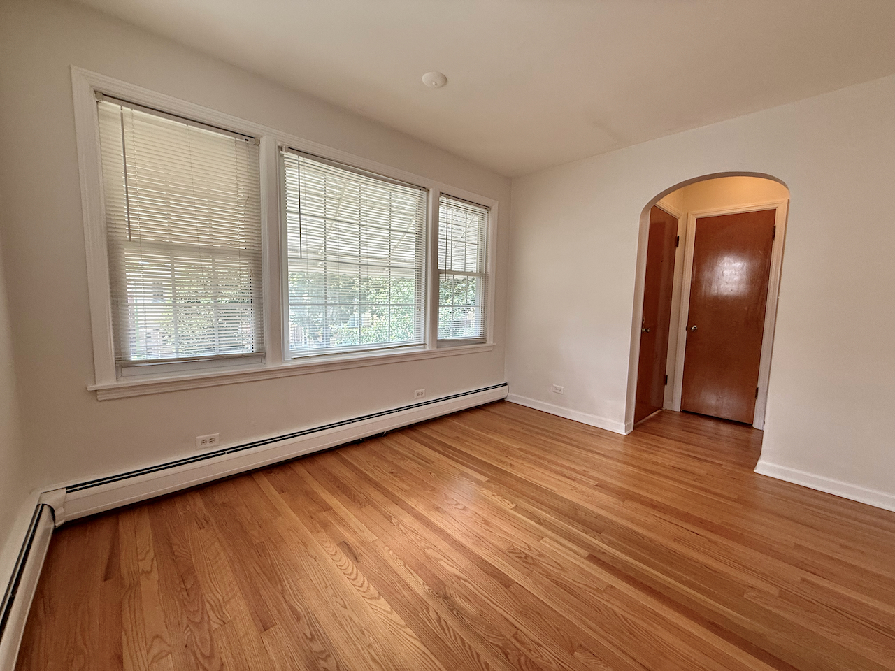 6147 N Meade Avenue 2 Property Photo 4