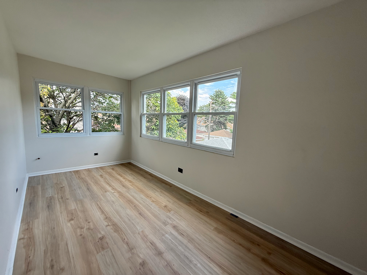 6147 N Meade Avenue 2 Property Photo 18