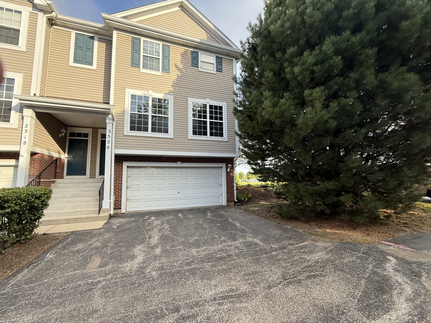 2320 Hudson Circle Property Photo 1