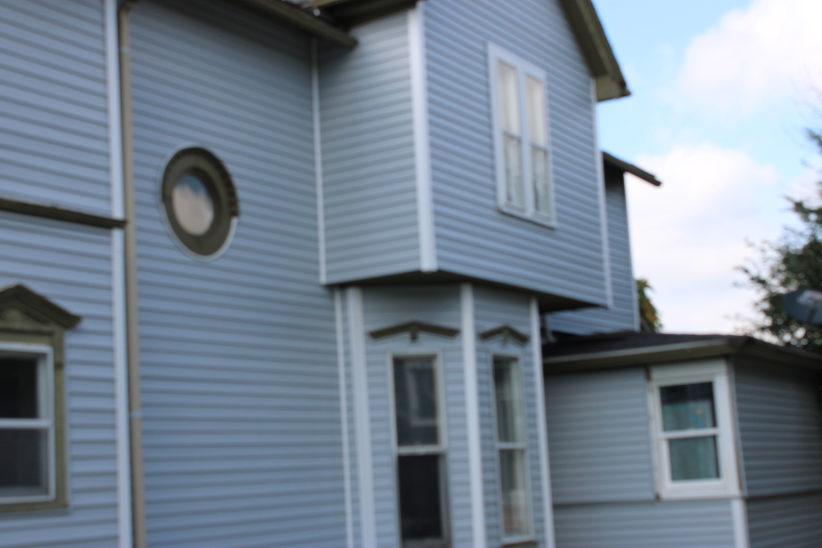 764 E New York Street Property Photo 4
