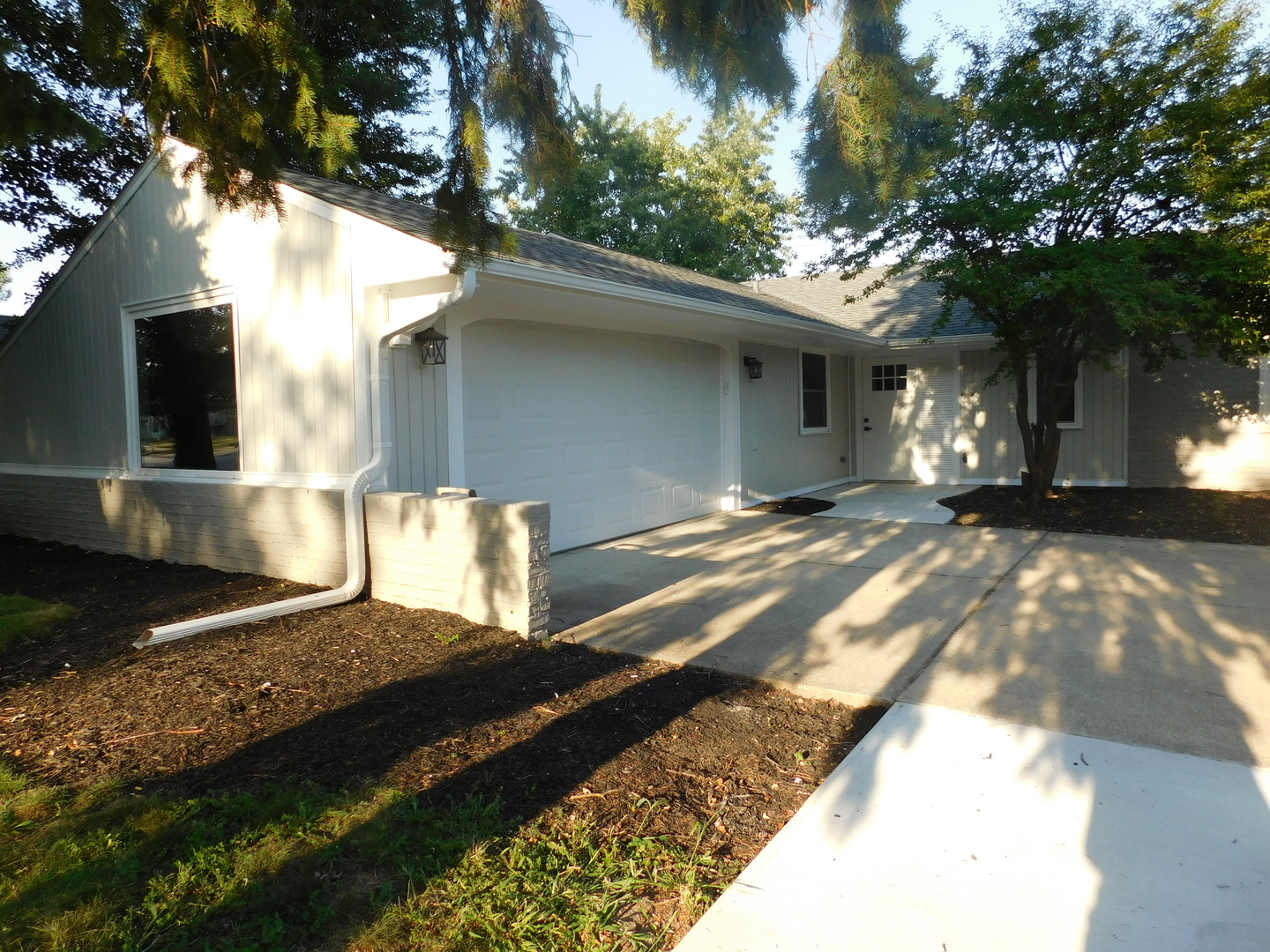 212 N Pinecrest Road Property Photo 2