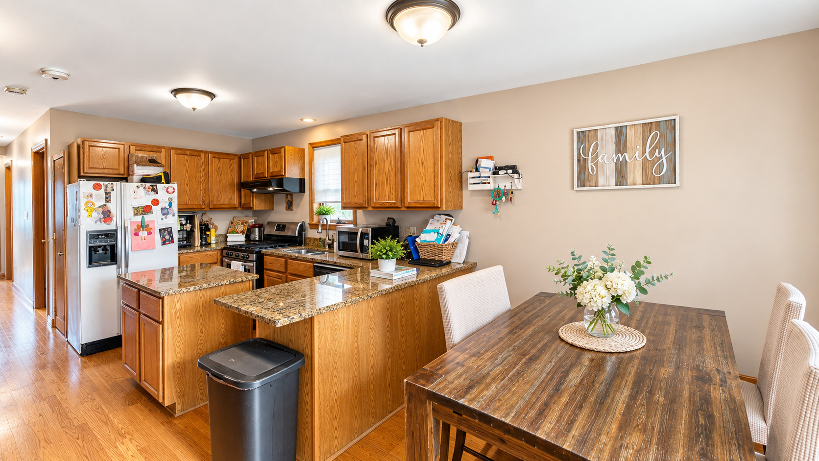 3610 S Emerald Avenue Property Photo 4