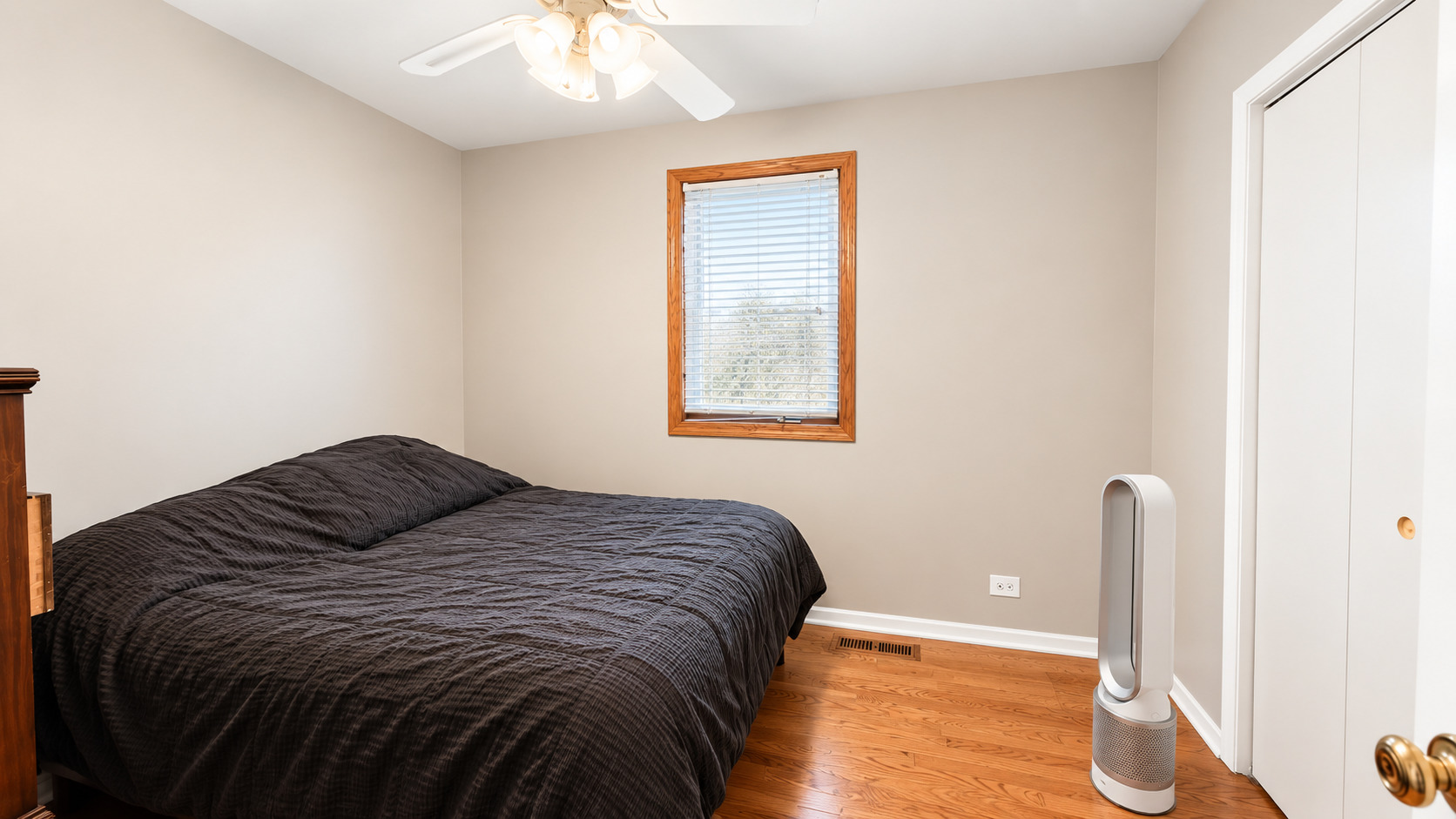 3610 S Emerald Avenue Property Photo 10