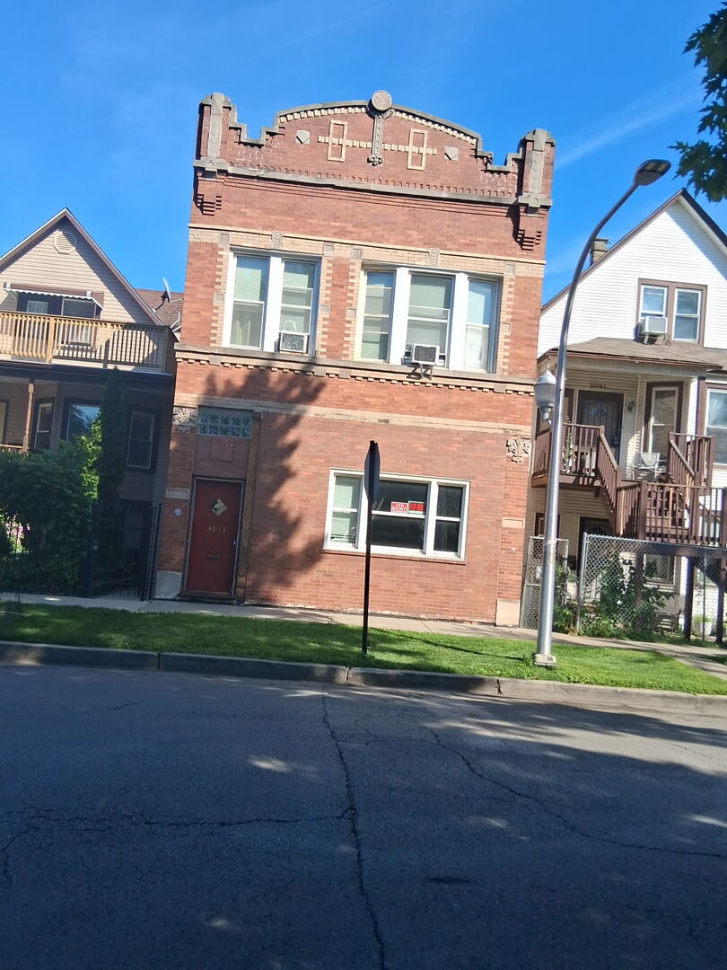 3053 N Elbridge Avenue 2-F Property Photo 1