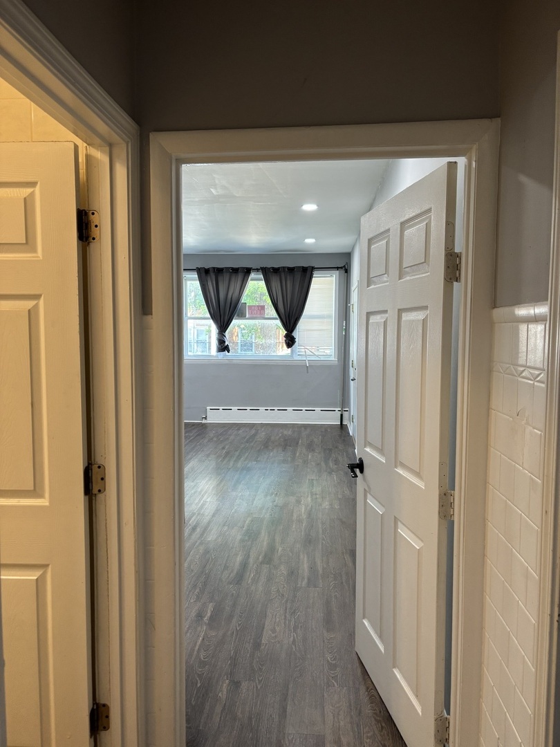 3053 N Elbridge Avenue 2-f Property Photo 5