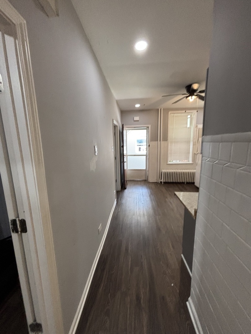 3053 N Elbridge Avenue 2-f Property Photo 6