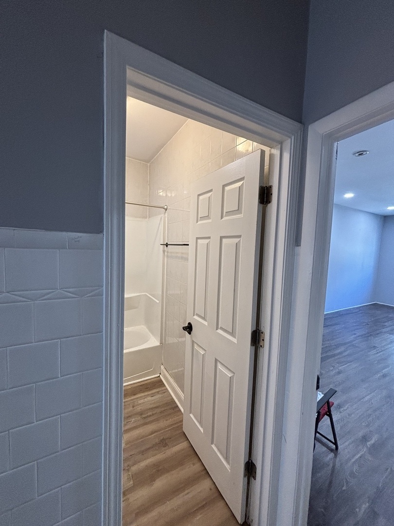 3053 N Elbridge Avenue 2-f Property Photo 8