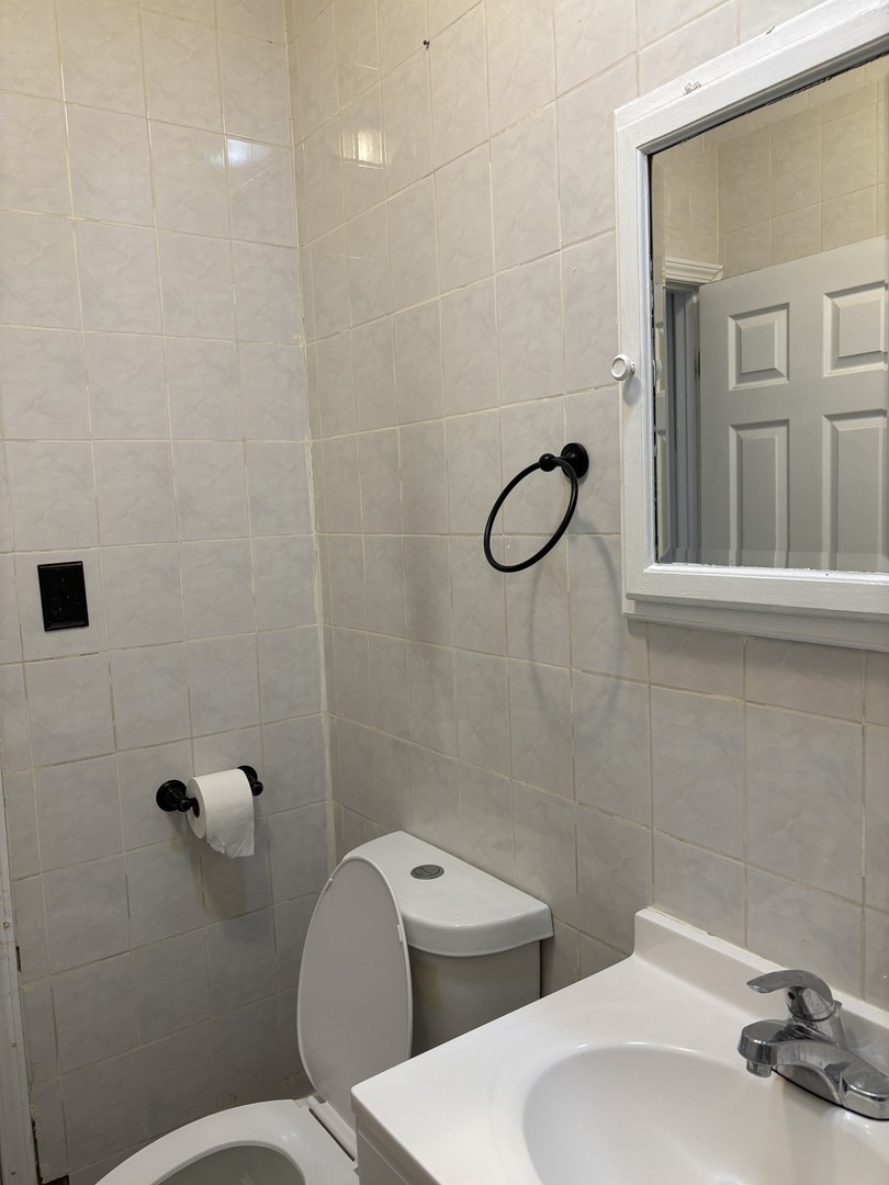 3053 N Elbridge Avenue 2-f Property Photo 17